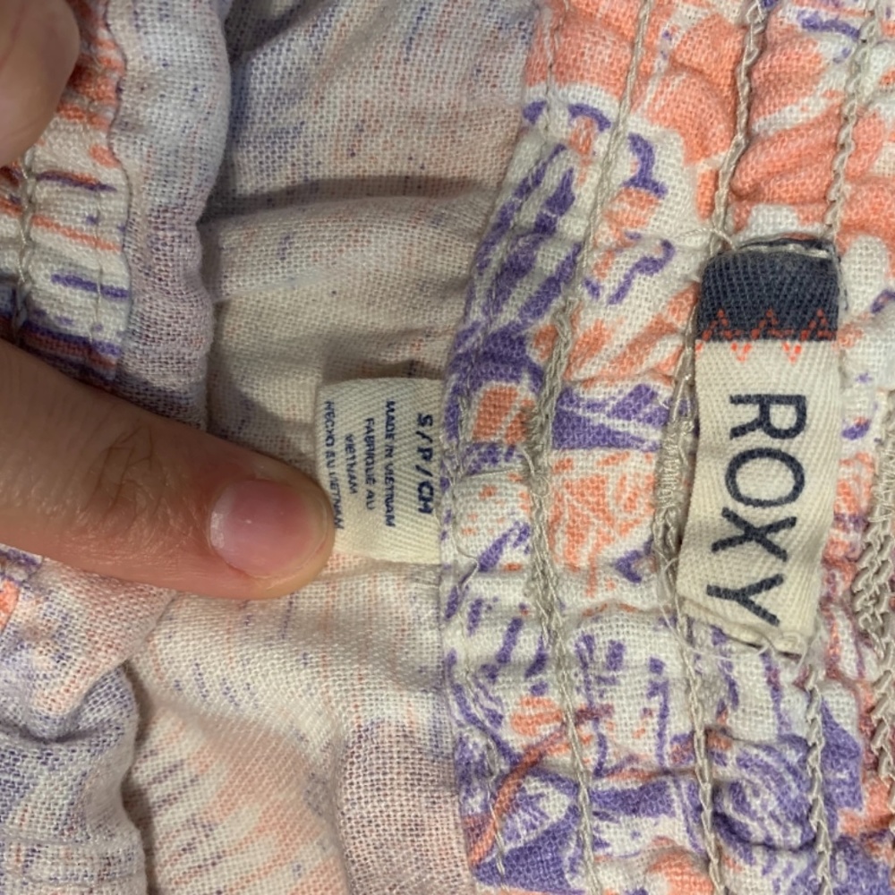 Women’s Roxy shorts - Picture 3 of 3